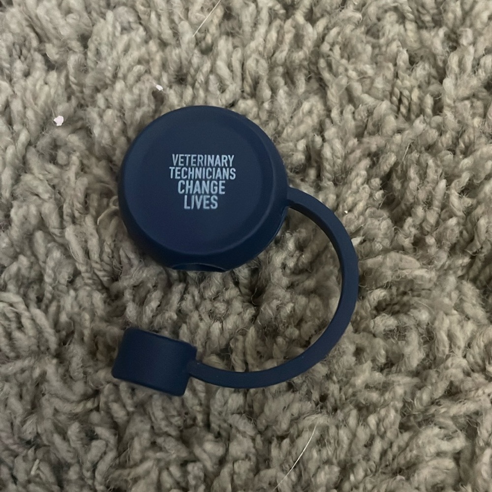 Vet techs change lives straw cover